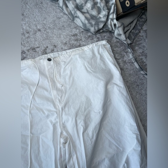 Women’s white low waist cargo pants - Picture 11 of 11